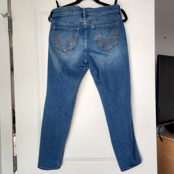 Hollister Low-Rise Boyfriend Crop - Picture 2 of 4